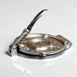 Tortillapresse Gu� (sehr schwer !!!), Durchmesser ca. 18 cm - Bild vergr��ern 
